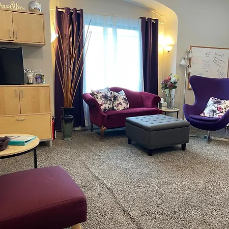 Vip Suites For Business Women, Nurses, College Moms Traveling To Indianápolis Exterior foto